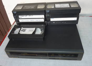 Magnetowid HITACHI P75+9 kaset VHS Video.Brak pilota.Stan dobry,sprawny.