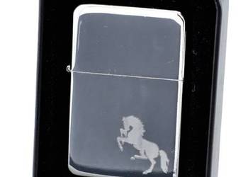 Zapalniczka Benzynowa z Gotowym Grawerem Mustanga Gentelo na Prezent