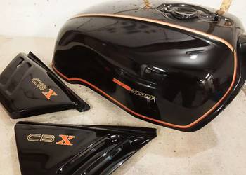 Lakierowanie motocykli.