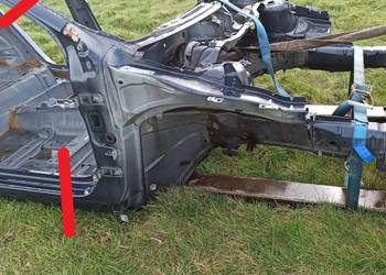 VOLVO V40 ĆWIARTKA PRAWY PRZÓD 498