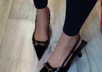 (42)  Czarne czółenka wieczorowe z odkrytą piętą, NOWE