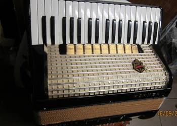 Akordeon Hohner Vedi IIM 96 bas/3/5 chory  VIDEO..