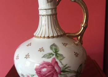 Amfora. Porcelanowy wazon. Z różą.  Syg. V- 253