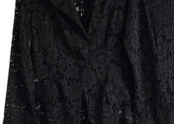 Komplet marynarka ze spodniami z koronki.