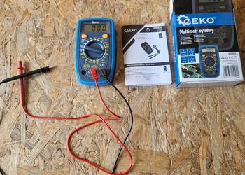 Multimetr cyfrowy GEKO G30820 z podświetlanym LCD i funkcją HOLD