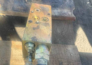 Cat th 330 , 220 siłownik Wysówu zawór hydrauliczny zamek