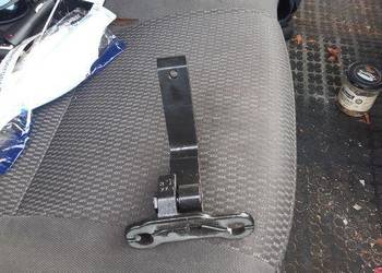 Zawias drzwi przedni prawy VOLVO S60 III 31457983