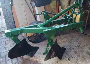 Pług dwuskibowy do mniejszych traktorków ,ciągnik ursus  papaj sam