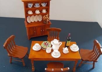 Mebelki do jadalni do domku dla lalek w skali 1:12
