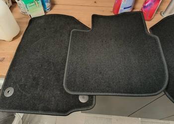 Dywaniki Skoda Rapid welur oryginał 5JB863011