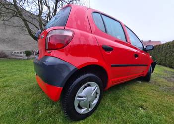 Toyota Yaris 1 1.0 części elementy blacharskie silnik wnętrze