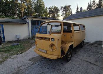 Volkswagen Transporter T2b VW ogórek westfalia kamper bulik