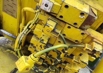 Naprawa sterowań hydrauliki podnośników koszowych / hds