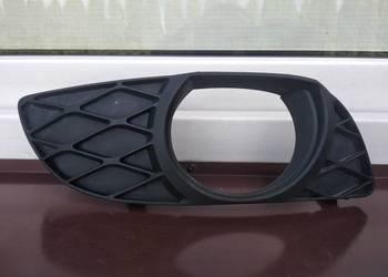 Toyota Yaris I 1 kratka zderzaka przedniego prawa na halogen 521280D060