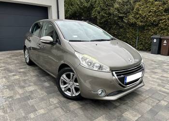 Peugeot 208 2015r 1.2 Benz