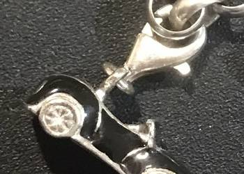 zawieszka charms czarny kabriolet Apart srebro