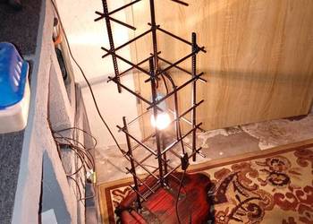 Lampa podłogowa z recyklingu