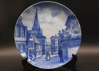 Talerz kolekcjonerski pochodzi z serii "Alt Gütersloh" , Berlin Design