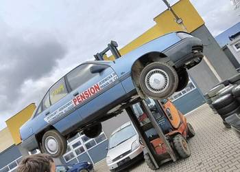 Opel omega A c20ne c24ne części mastka drzwi klapa dyfer szyba tapicerka