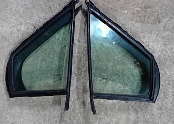 Szyba trójkąt prawa przód toyota yaris III 12r