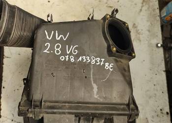 AUDI A6 2,4 V6 obudowa filtra powietrza 078133837BE