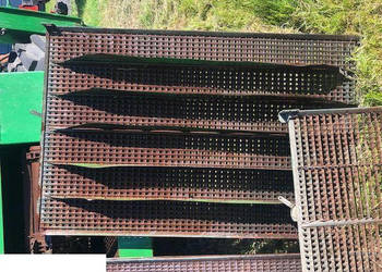 John Deere 1075 - Sito