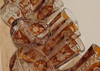 Sprzedam piękną kolekcję kryształów bursztynowych