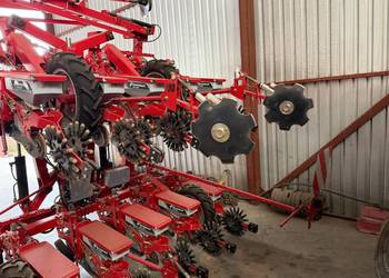 Siewnik do Buraków Kverneland Monopill 6 m,2 rzędowy.Stan idealny.