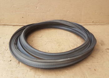 Suzuki Ignis MH G3X uszczelka wnęki tylnej klapy bagażnik Suzuki Ignis MH G3X uszczelka wnęki tylnej klapy bagażnik