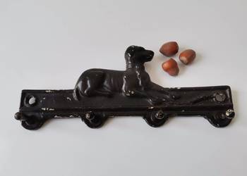 Stary, przedwojenny, mosiężny wieszak na klucze Pies