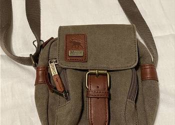 Mała torebka w odcieniu khaki marka premium