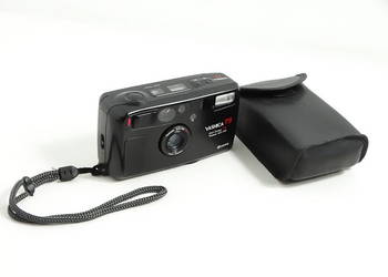 Yashica T5 | Carl Zeiss Tessar 35mm f/3.5 T | Super Scope | Stan BDB + Etui