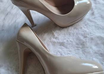 Beżowe lakierowane szpilki rozmiar 40 platforma eleganckie na wesele