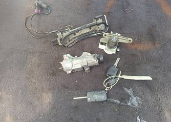 Wkładka Lewa, Bagażnika, Stacyjka, 3 Kluczyki Avant Audi A4 B5 FL (a-36)