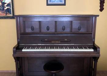 Zabytkowe pianino marki Weissbrod