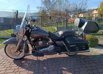 Harley-Davidson Touring Road King Classic, FLHRC, 1700, zadbana legenda