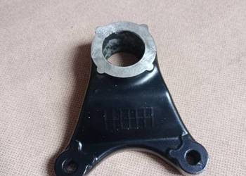 Jarzmo zacisku hamulcowego Suzuki GSXR SRAD czarny półmat
