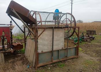 Przesiewacz do ziemi bębnowy