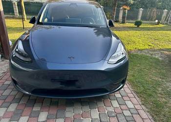 Tesla Y LONG RANGE DUAL MOTOR