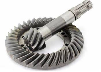 Wałek atakujący z kołem talerzowym 9 x 37 zębów Wałek atakujący z kołem talerzowym 9 x 37 zębów