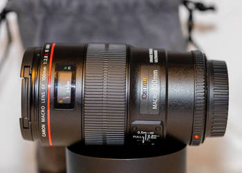Canon EF 100mm f/2.8L Macro IS USM