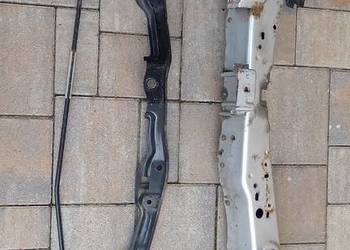 Toyota Verso 09-18 Pas przedni pręt maski