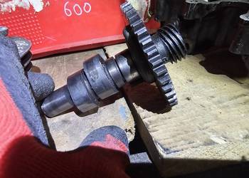 Suzuki DR 250 wałek rozrządu dr250 gn gn250 głowicy krzywkowy zaworów