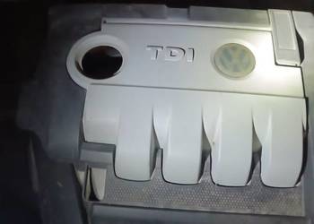 Pokrywa silnika golf 5 passat b6