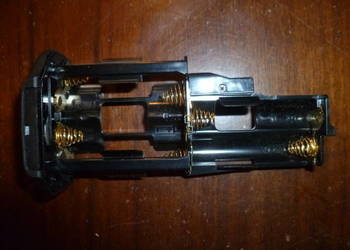 Pojemnik na 6 baterii AA