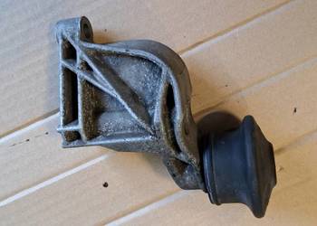 Łapa silnika przednia 8A0199343G Audi 80 B4 1,9 TDI