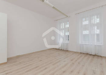 Mieszkanie 2 pokojowe w kamienicy - Śródmieście