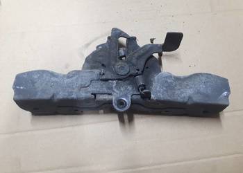 Rygiel maski zamek Avensis T25