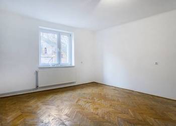 Jarosław|Sienkiewicza |36 m² |Kawalerka| centrum| duża piwnica