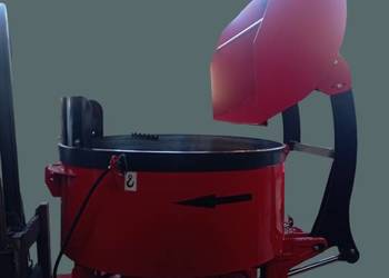 Betoniarka Hydrauliczna 1200 L z Łyżką Mieszalnik Tilmet - Producent